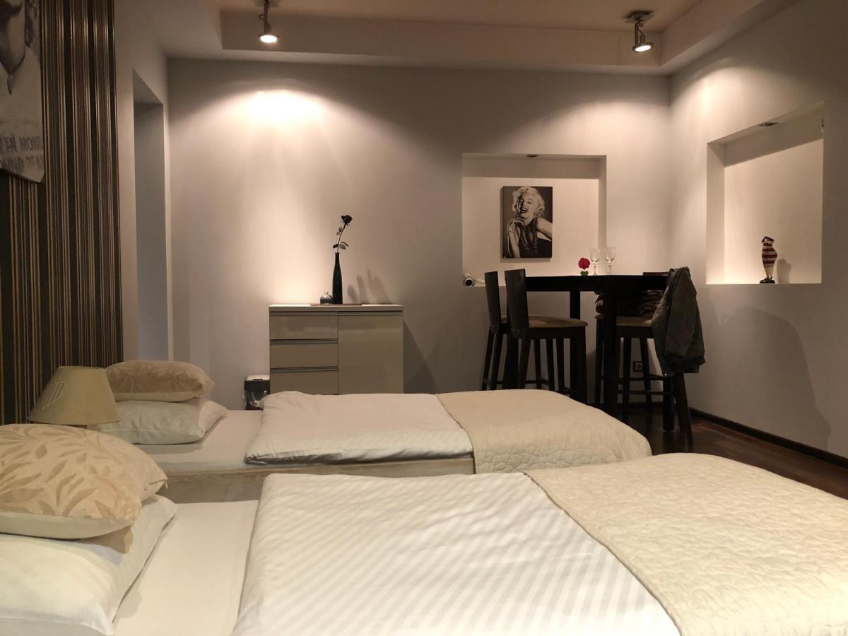 شقة يلينيا غورا  في Apartament Tipton المظهر الخارجي الصورة