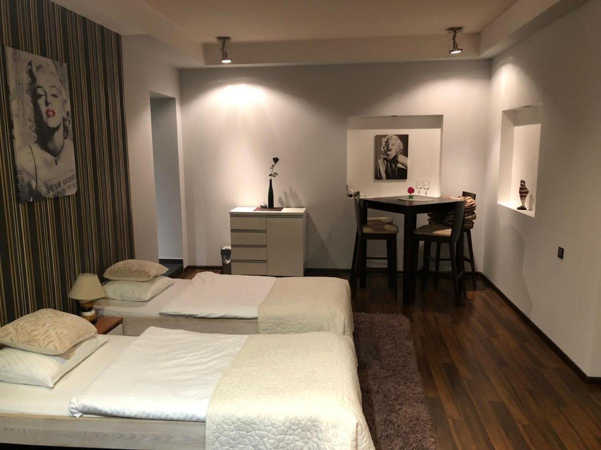 شقة يلينيا غورا  في Apartament Tipton المظهر الخارجي الصورة