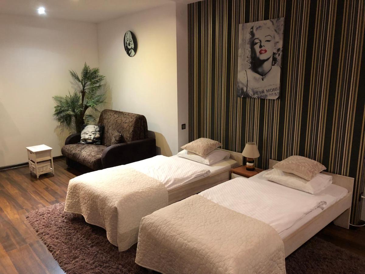 شقة يلينيا غورا  في Apartament Tipton المظهر الخارجي الصورة